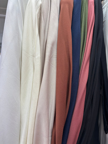 Robe Hajj Omra avec poche devant et son khimar en coton SALIHA MODE