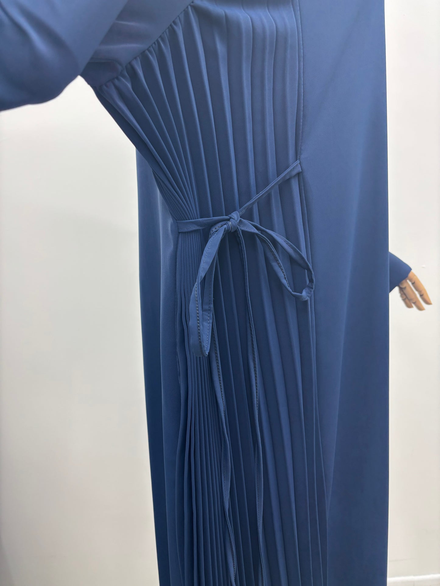 Robe en Soie de Médine plissée sur les côtés grandes de taille